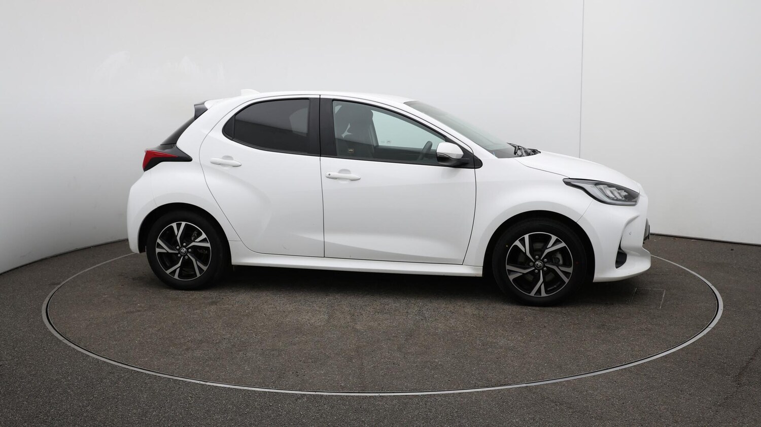 Used Toyota Yaris 2024 for sale - 76072716: Photo 48