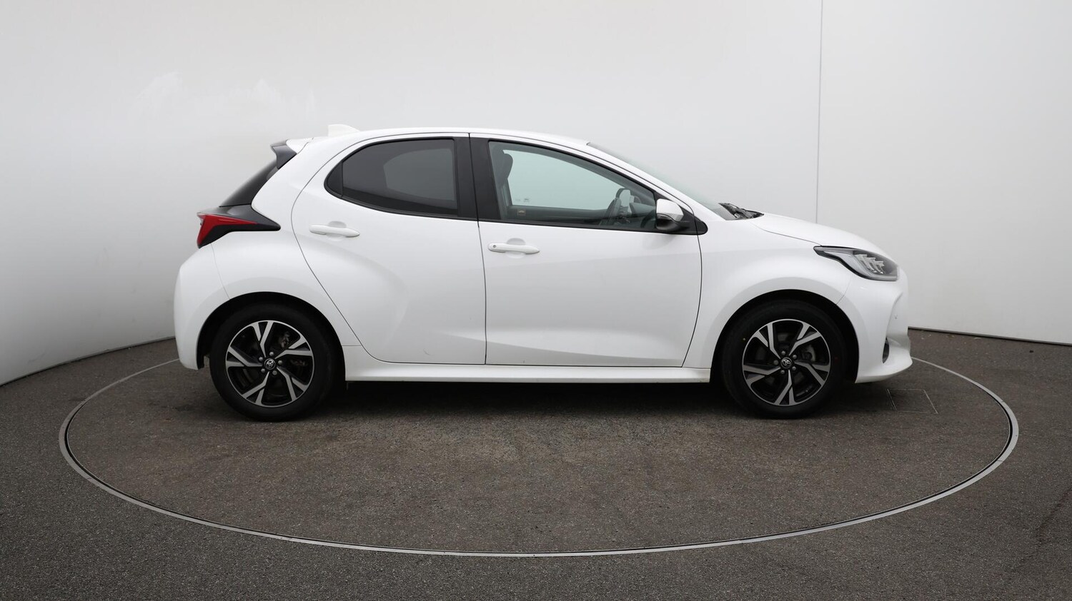 Used Toyota Yaris 2024 for sale - 76072716: Photo 49