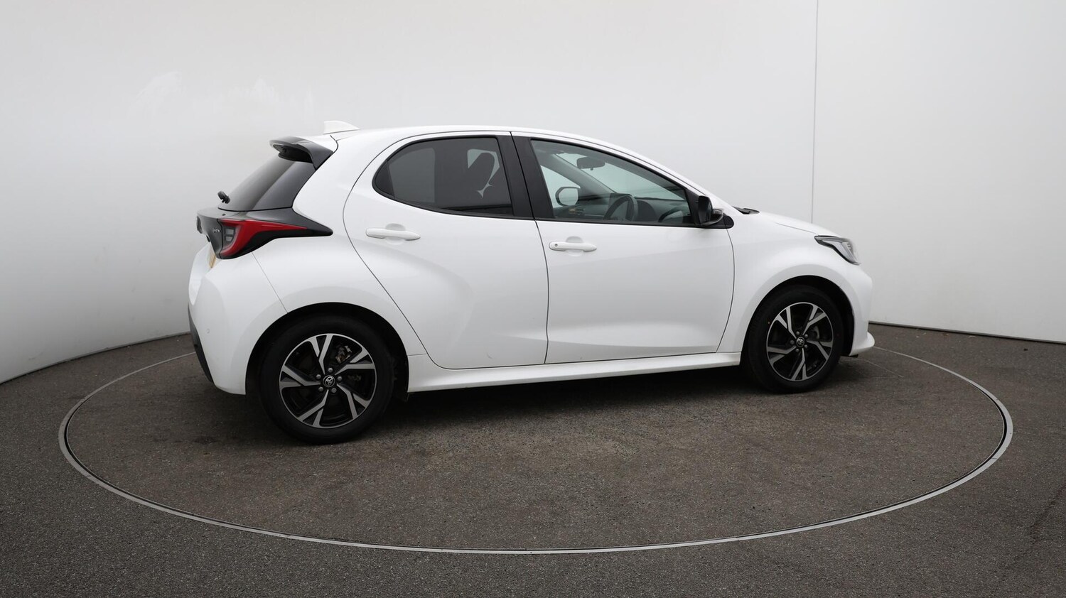 Used Toyota Yaris 2024 for sale - 76072716: Photo 51