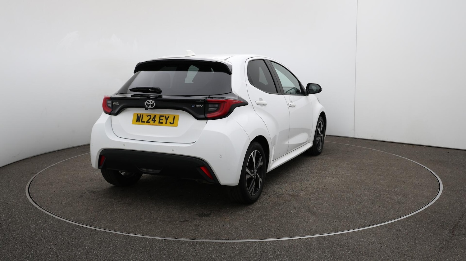 Used Toyota Yaris 2024 for sale - 76072716: Photo 55