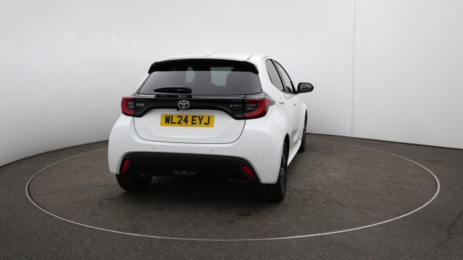 Used Toyota Yaris 2024 for sale - 76072716: Photo 56