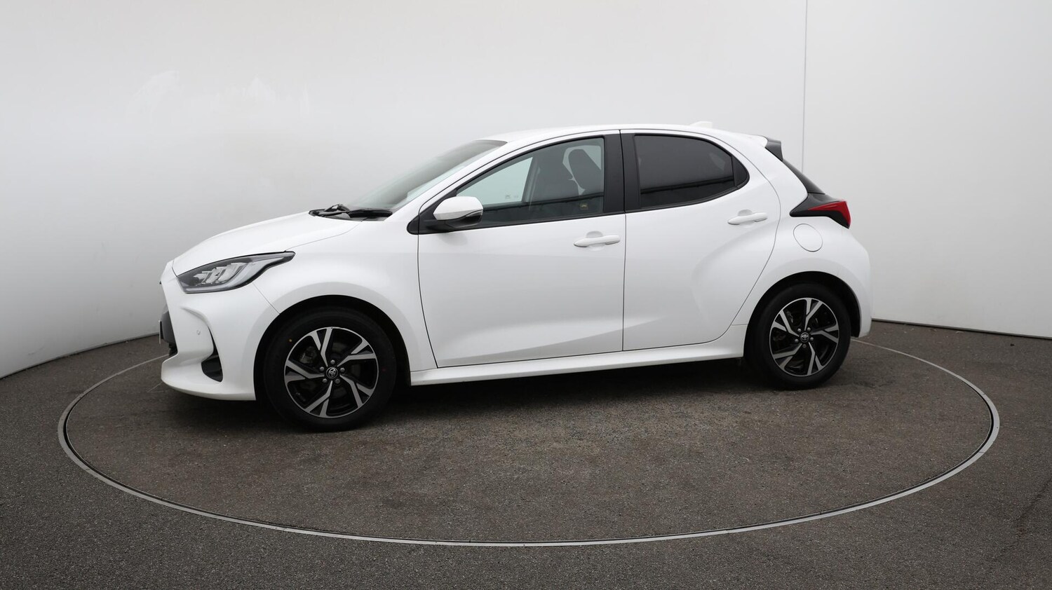 Used Toyota Yaris 2024 for sale - 76072716: Photo 66