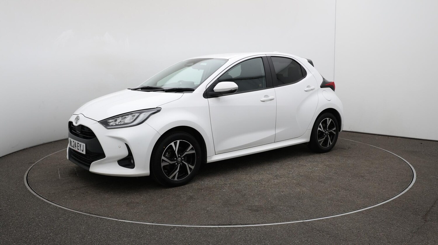 Used Toyota Yaris 2024 for sale - 76072716: Photo 68