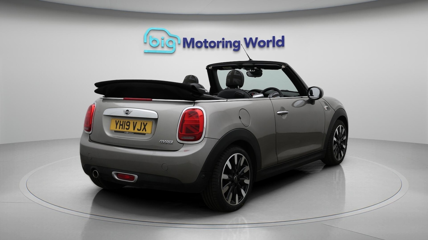Used MINI Convertible 2019 for sale - 76200174: Photo 8