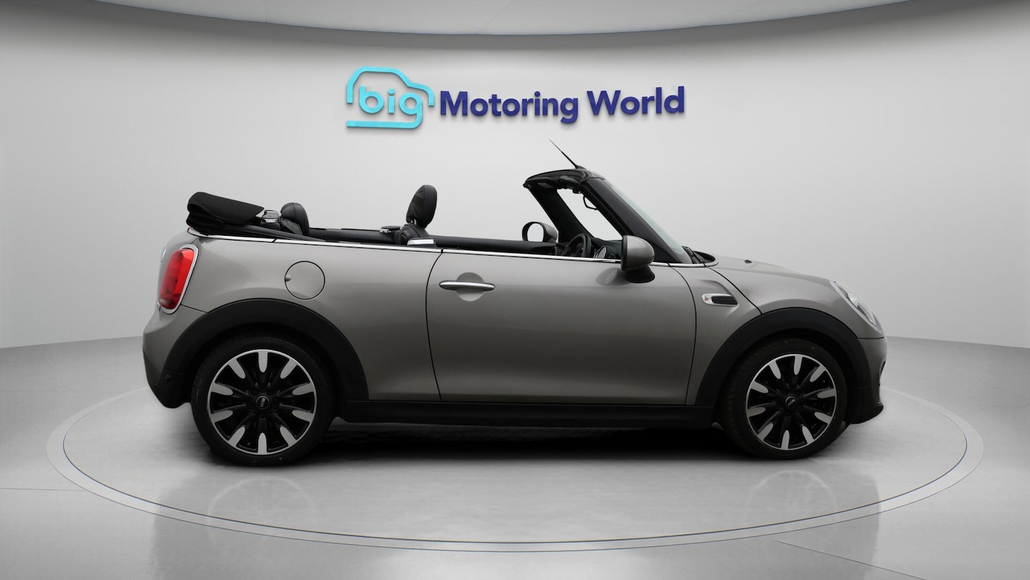 Used MINI Convertible 2019 for sale - 76200174: Photo 9