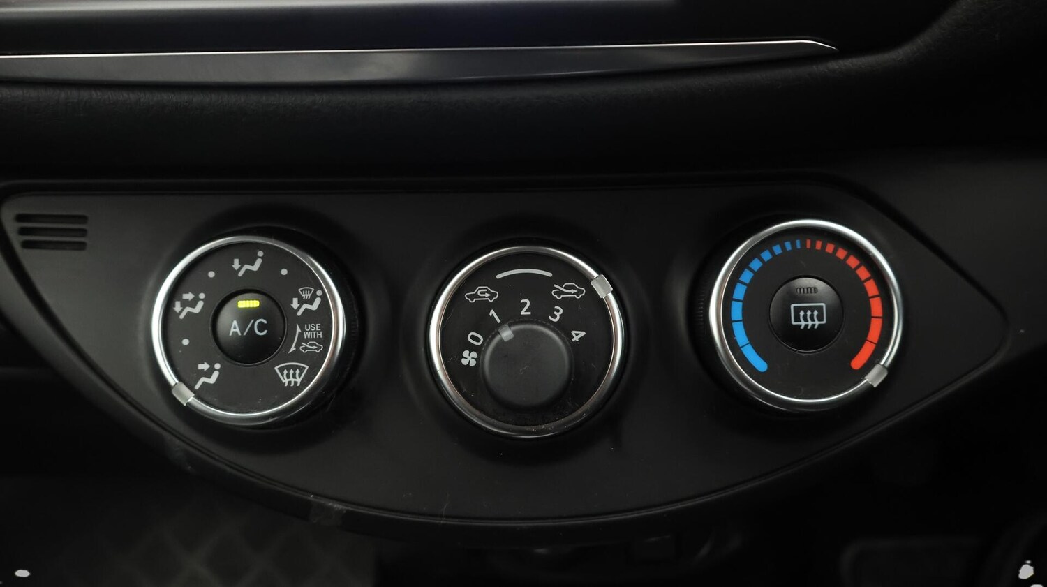 Used Toyota Yaris 2020 for sale - 76388620: Photo 13