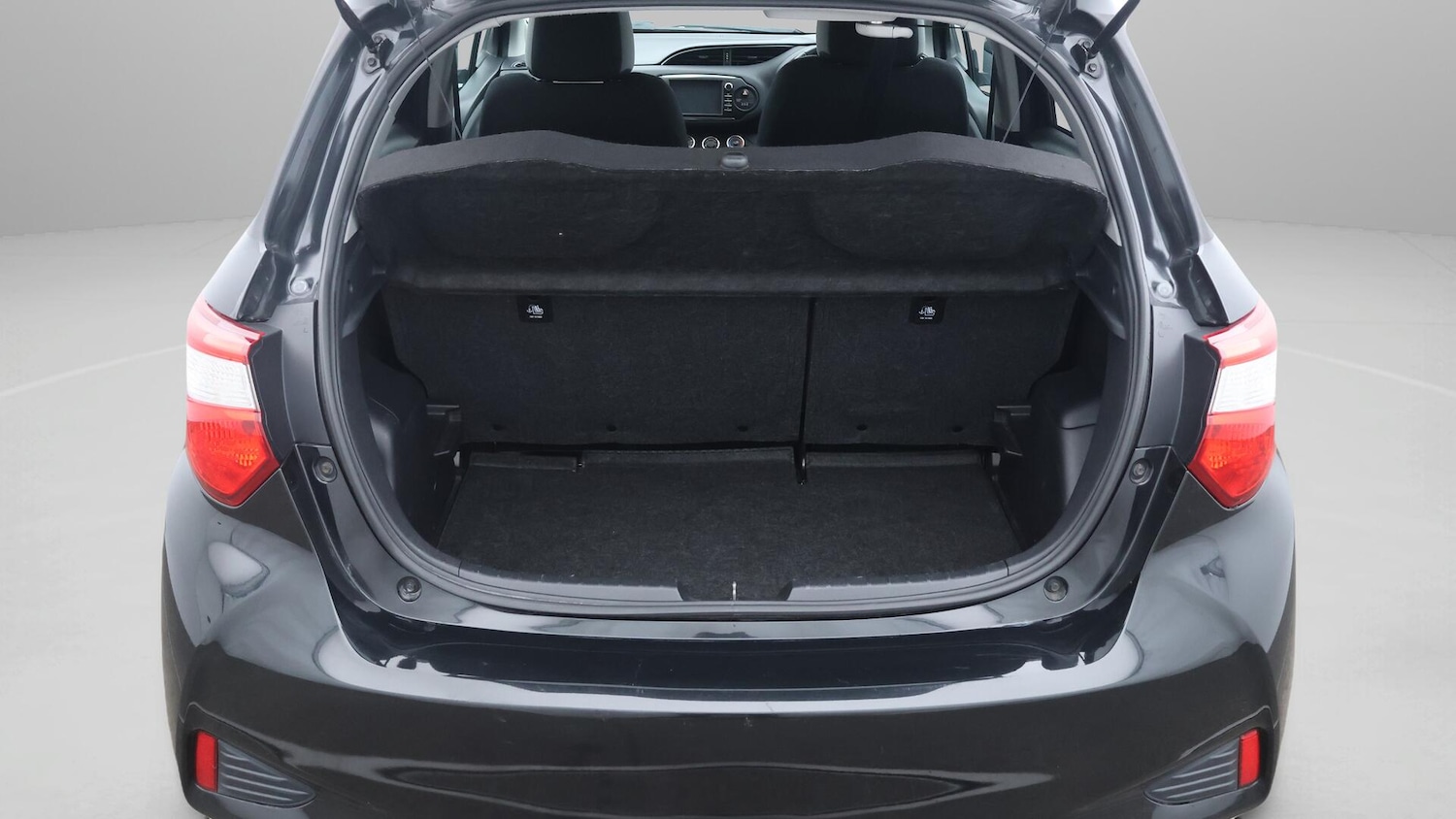 Used Toyota Yaris 2020 for sale - 76388620: Photo 18