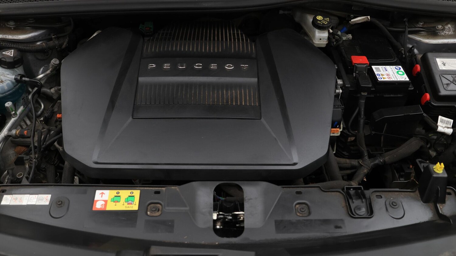 Used Peugeot E-2008 2021 for sale - 76370658: Photo 20