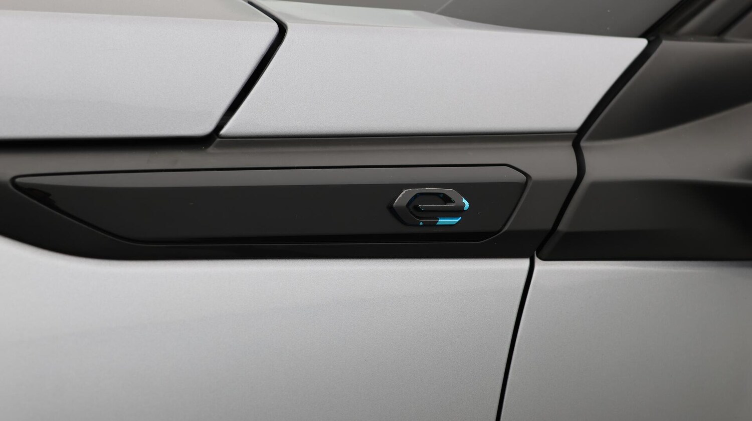 Used Peugeot E-2008 2021 for sale - 76370658: Photo 21