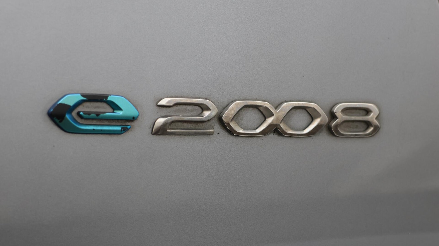 Used Peugeot E-2008 2021 for sale - 76370658: Photo 23