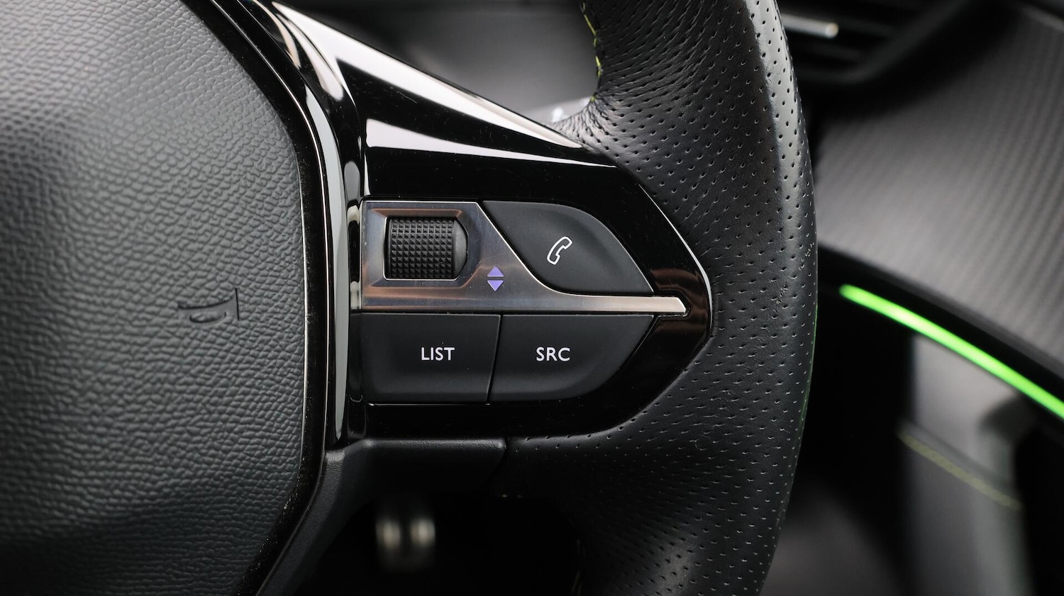 Used Peugeot E-2008 2021 for sale - 76370658: Photo 27