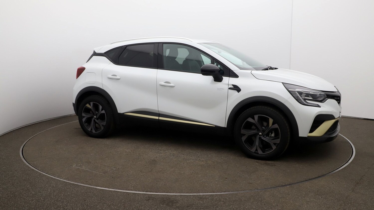 Used Renault Captur for sale - 76810786: Photo 38