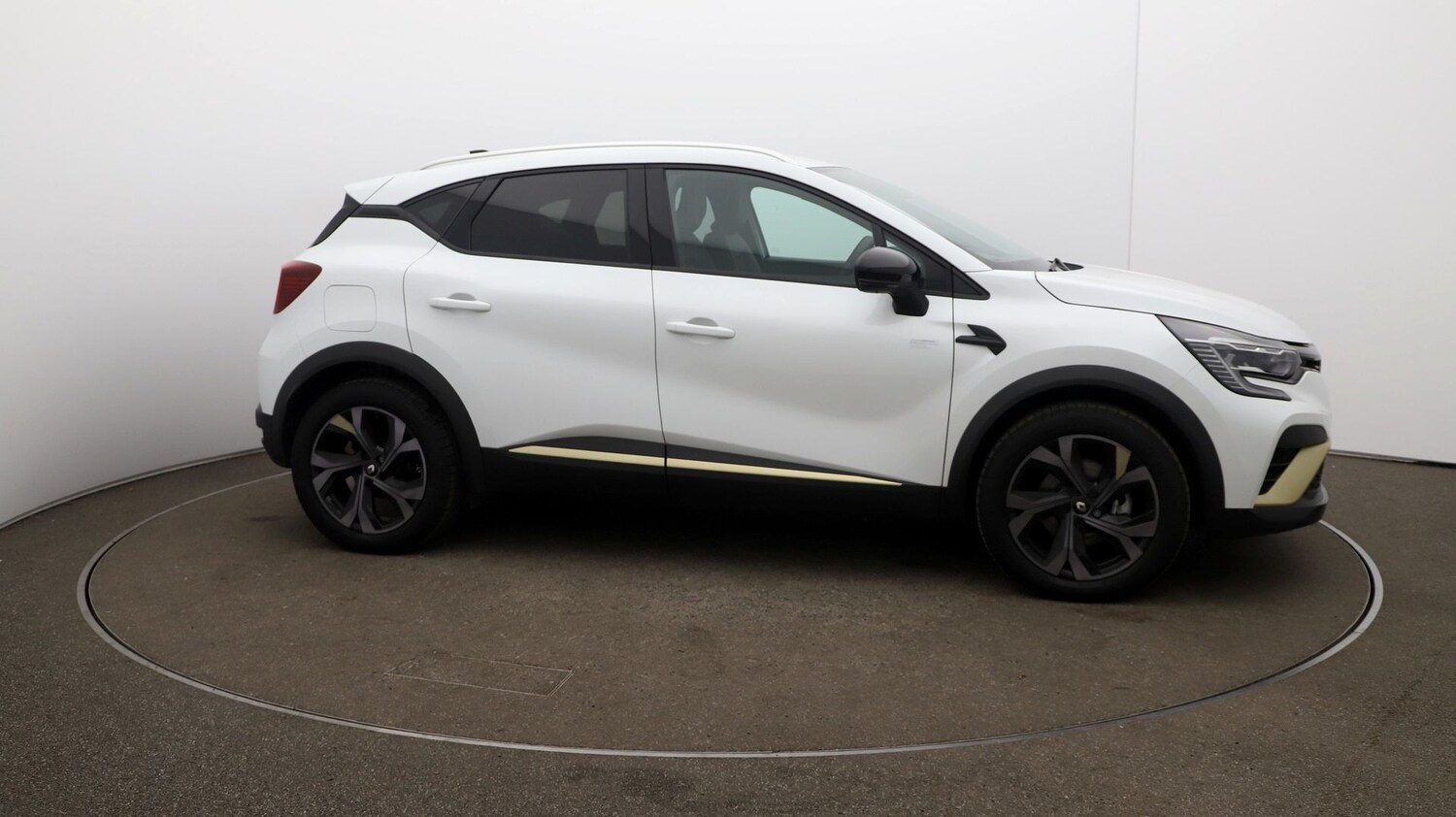 Used Renault Captur for sale - 76810786: Photo 40