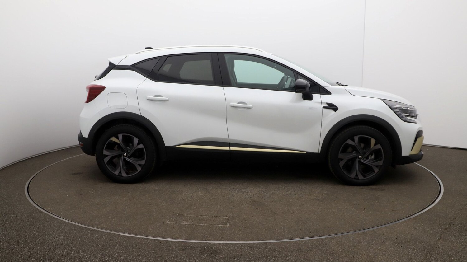 Used Renault Captur for sale - 76810786: Photo 41