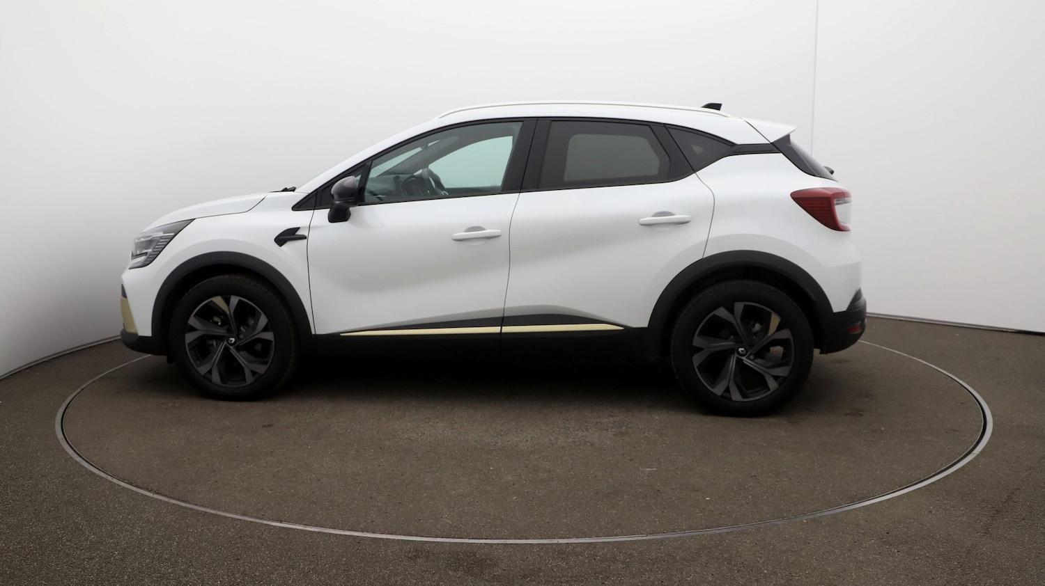 Used Renault Captur for sale - 76810786: Photo 56