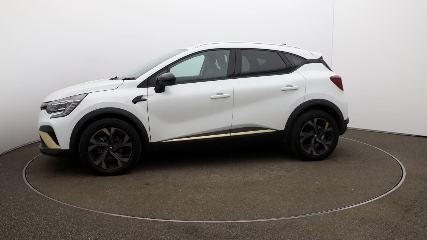 Used Renault Captur for sale - 76810786: Photo 58