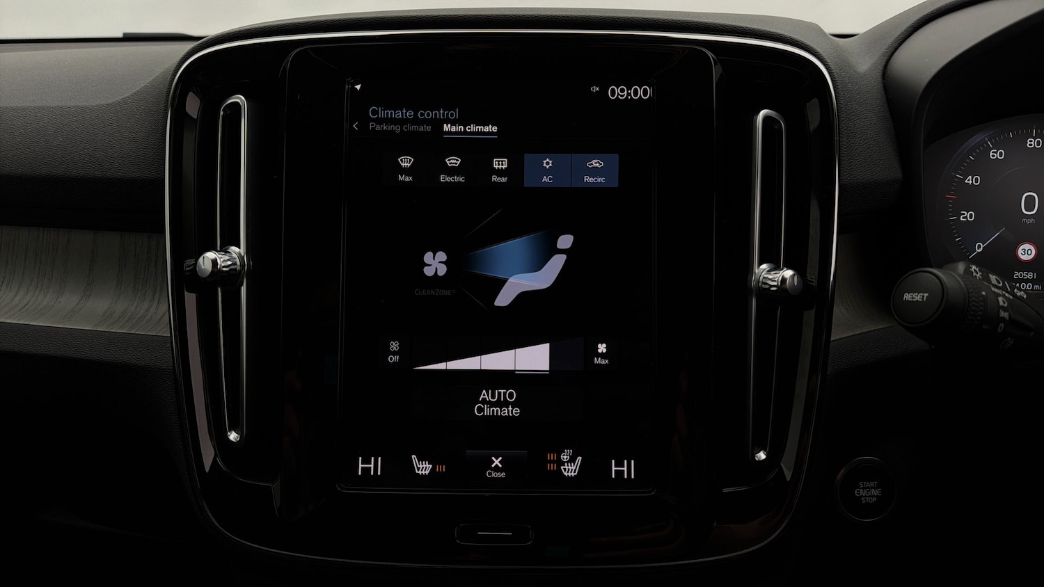 Used Volvo XC40 for sale - 78108940: Photo 11