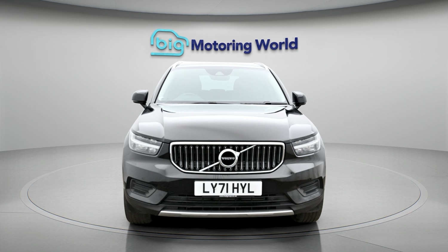 Used Volvo XC40 for sale - 78108940: Photo 2