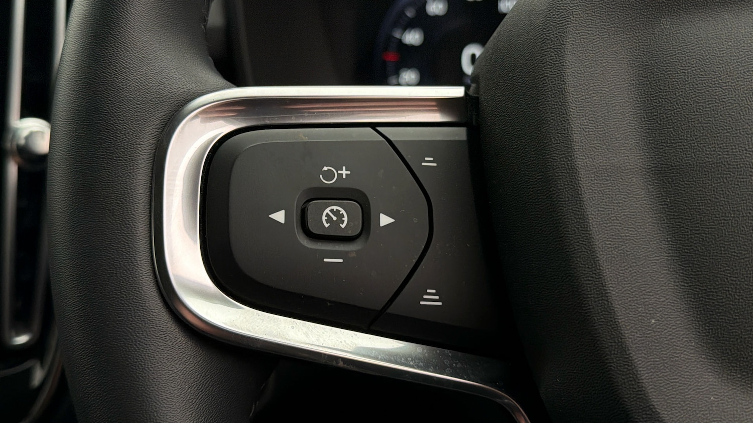 Used Volvo XC40 for sale - 78108940: Photo 23