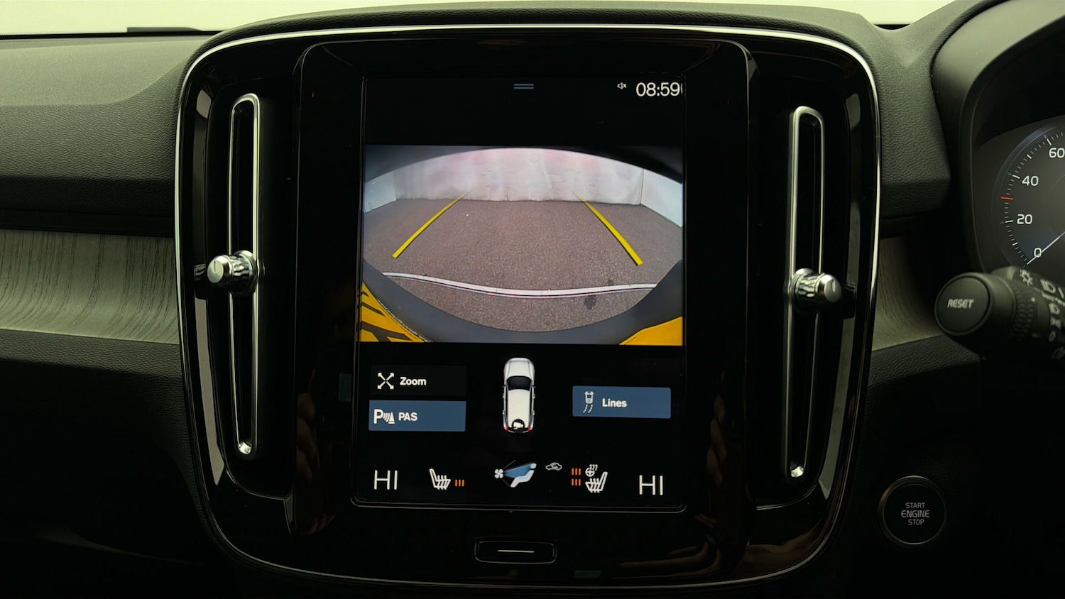 Used Volvo XC40 for sale - 78108940: Photo 27