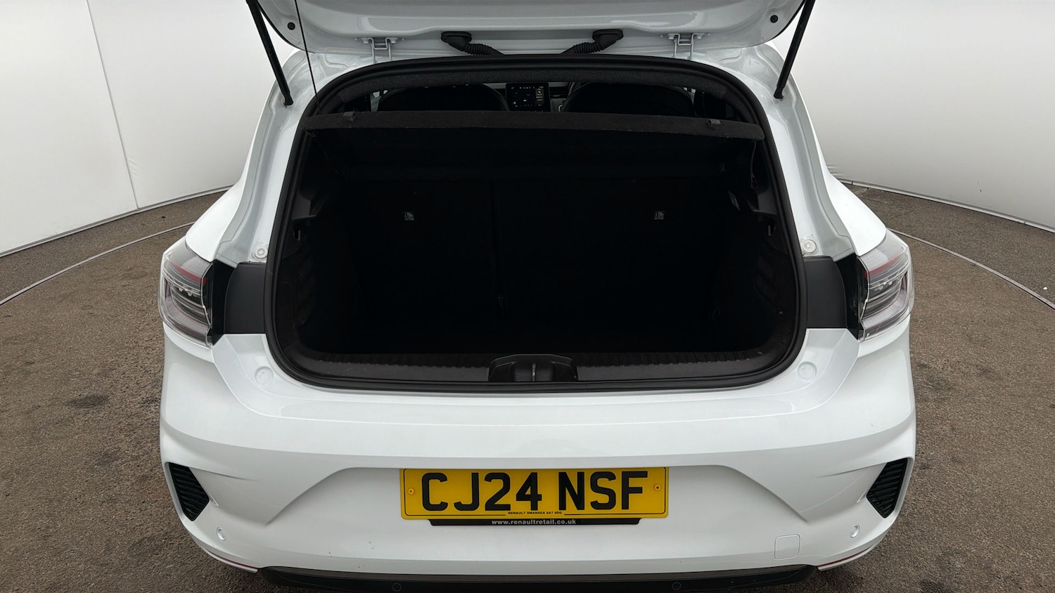 Used Renault Clio 2024 for sale - 77938338: Photo 16