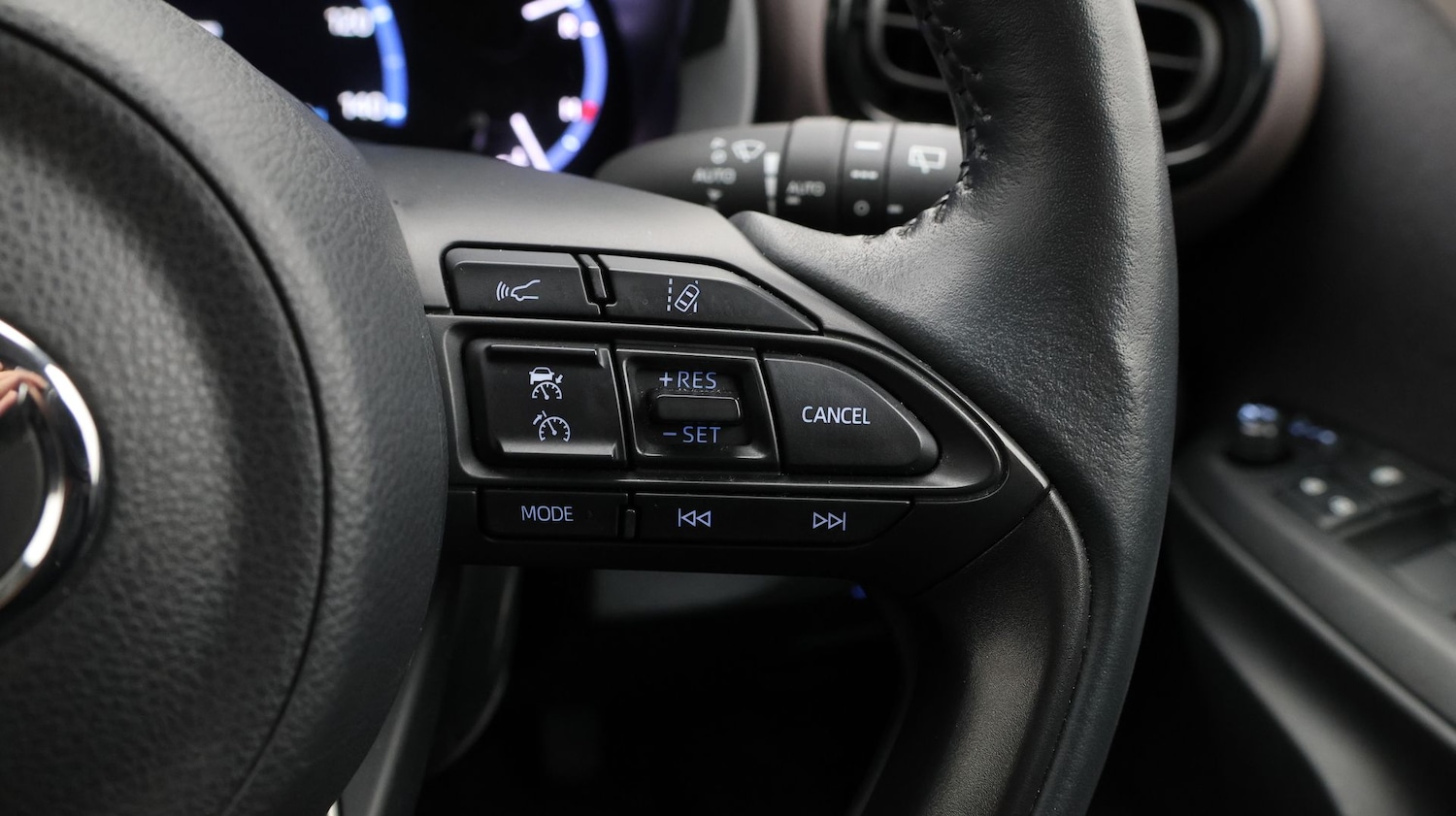 Used Toyota Yaris Cross 2023 for sale - 77460114: Photo 27