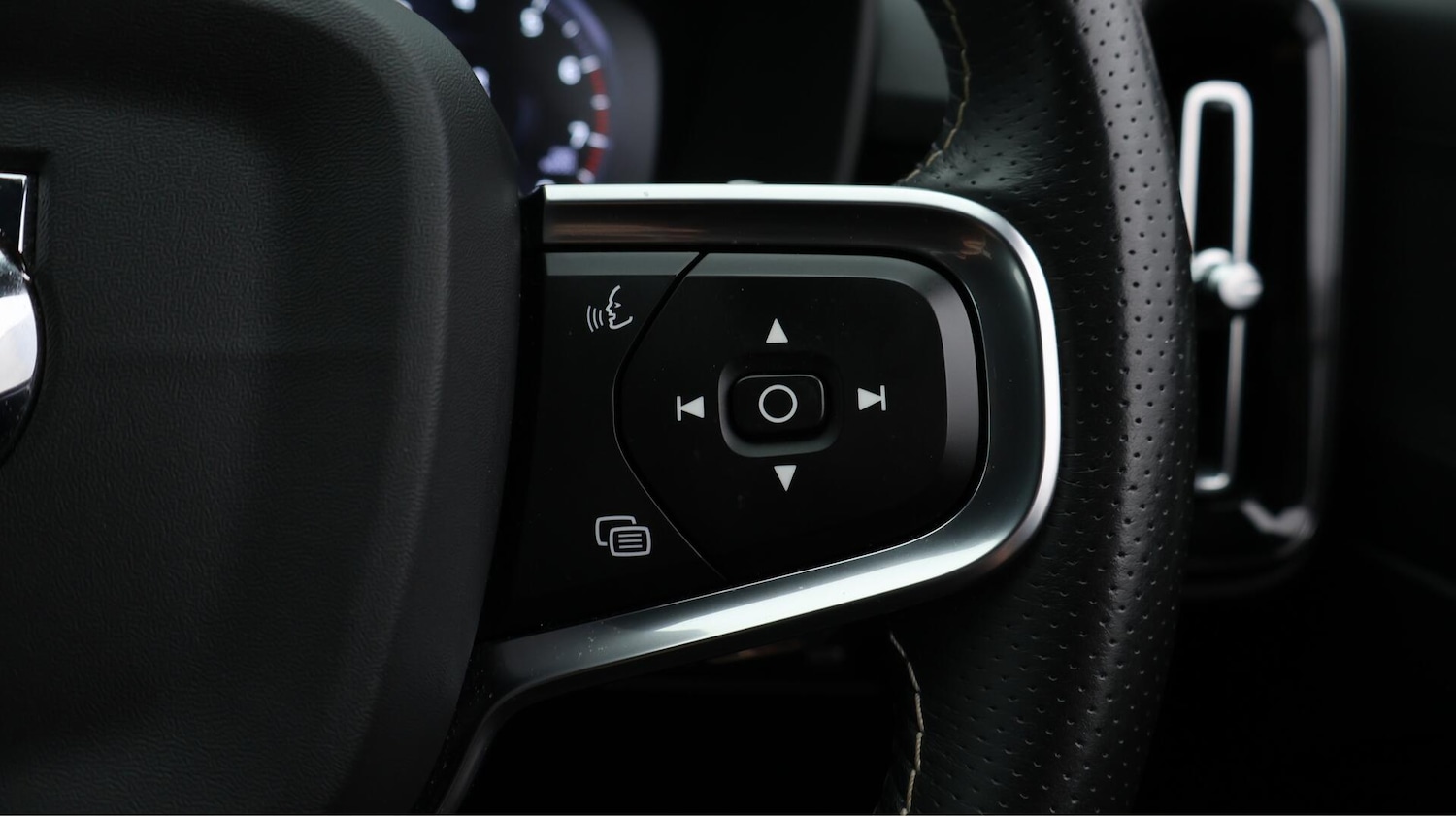 Used Volvo XC40 2020 for sale - 76753308: Photo 25