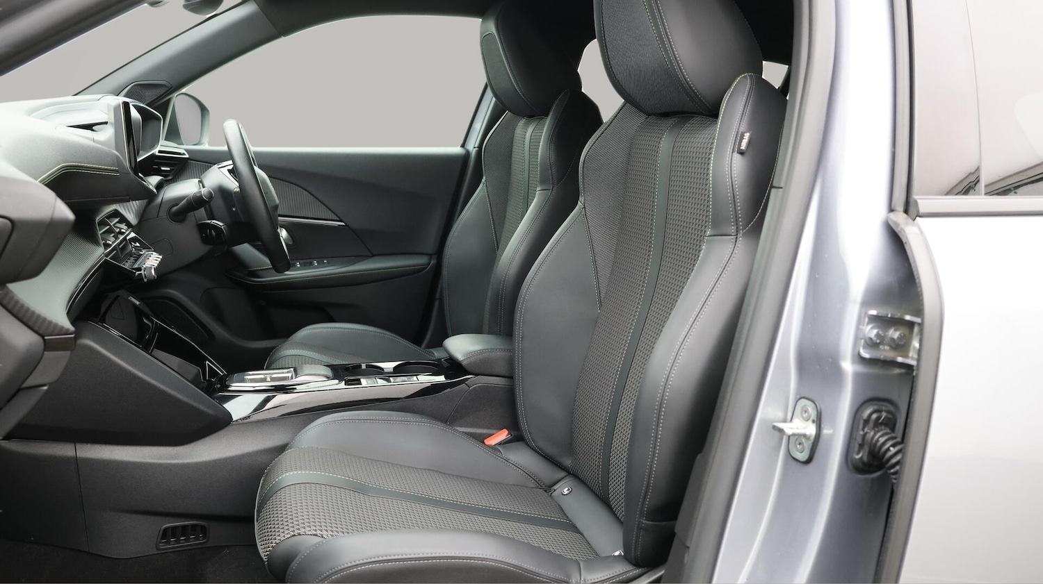 Used Peugeot 2008 2022 for sale - 76549159: Photo 15