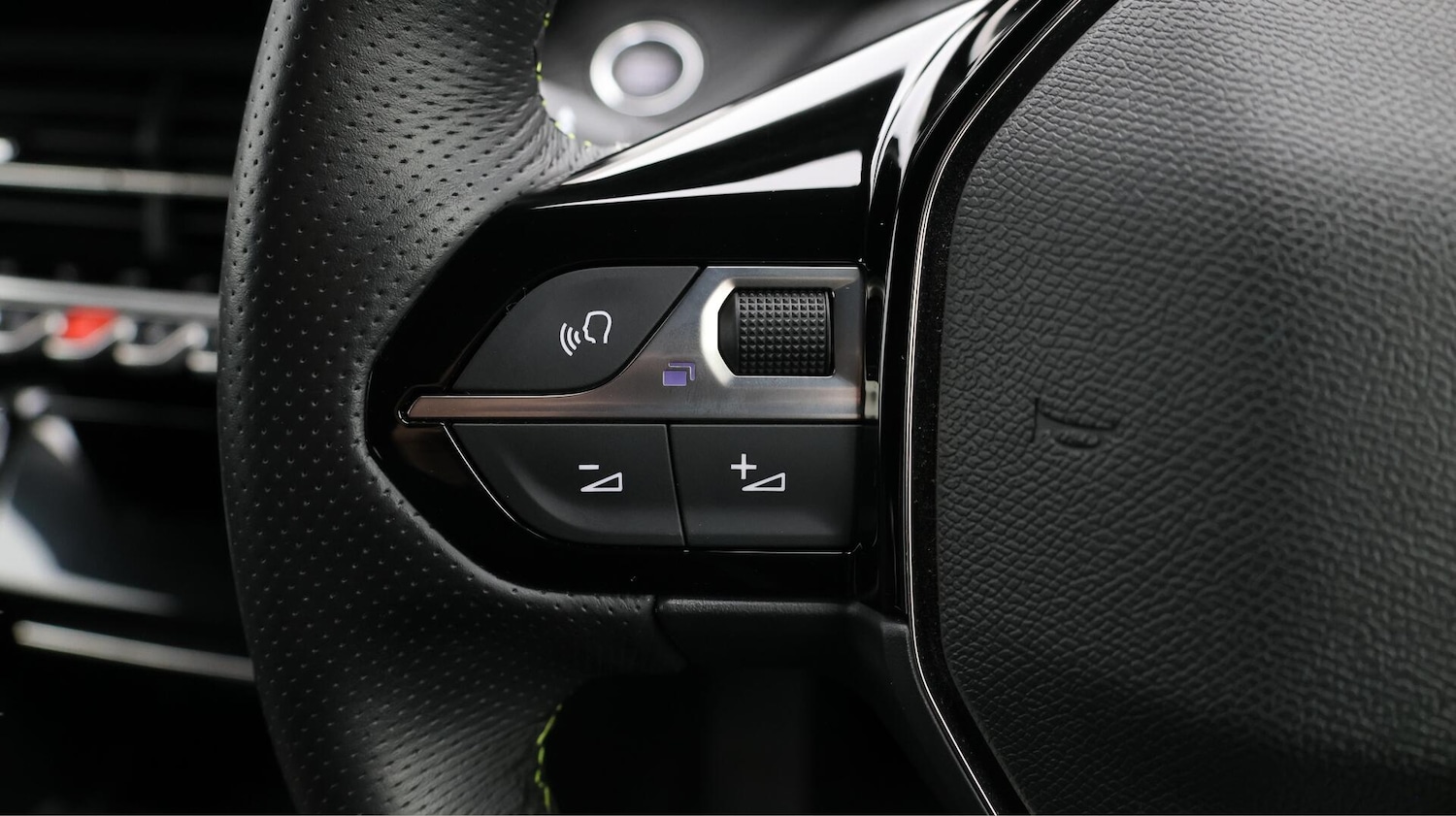 Used Peugeot 2008 2022 for sale - 76549159: Photo 26