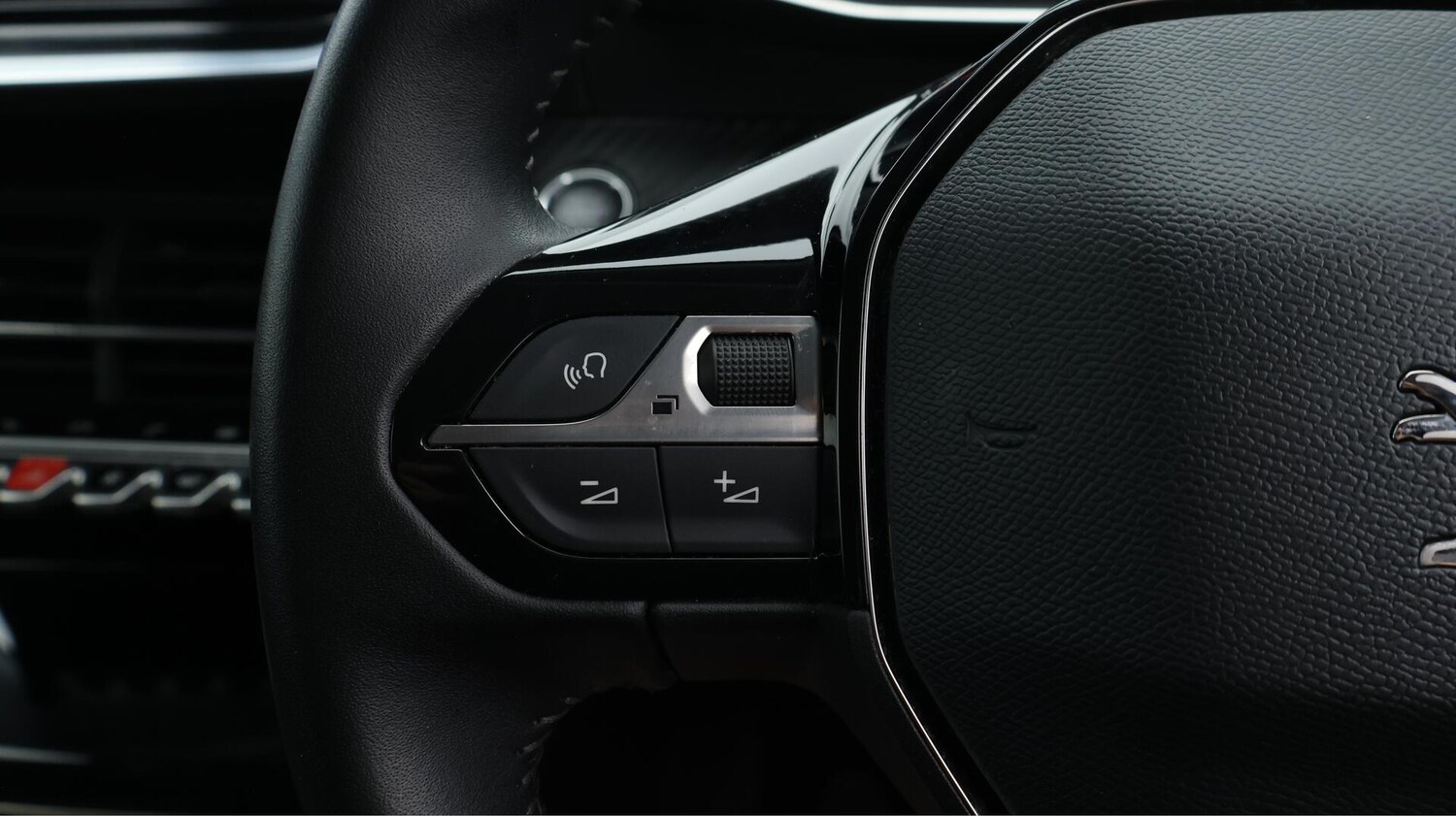 Used Peugeot 2008 2020 for sale - 76521787: Photo 25