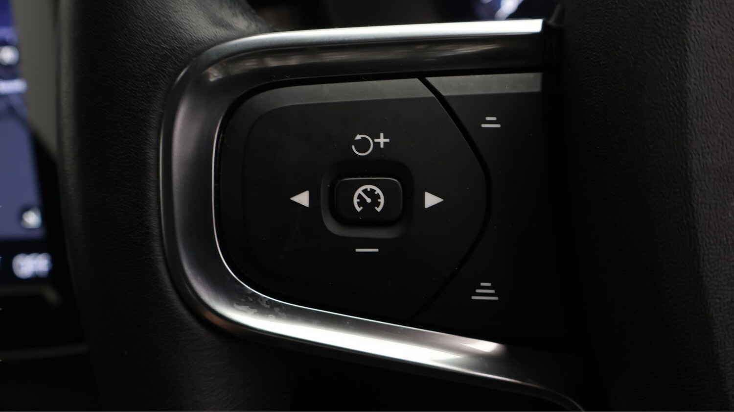 Used Volvo XC40 for sale - 77742524: Photo 23