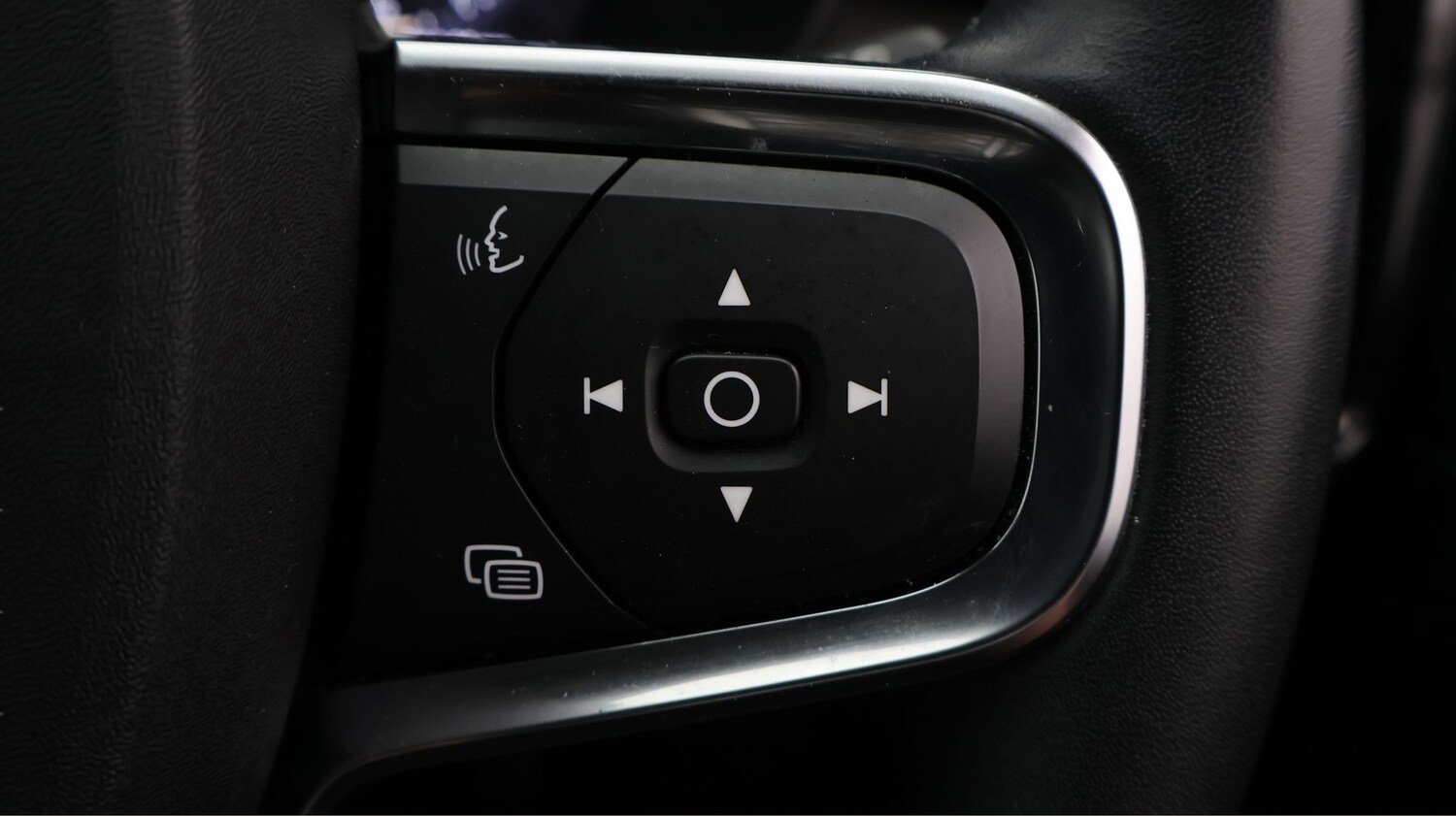 Used Volvo XC40 for sale - 77742524: Photo 26