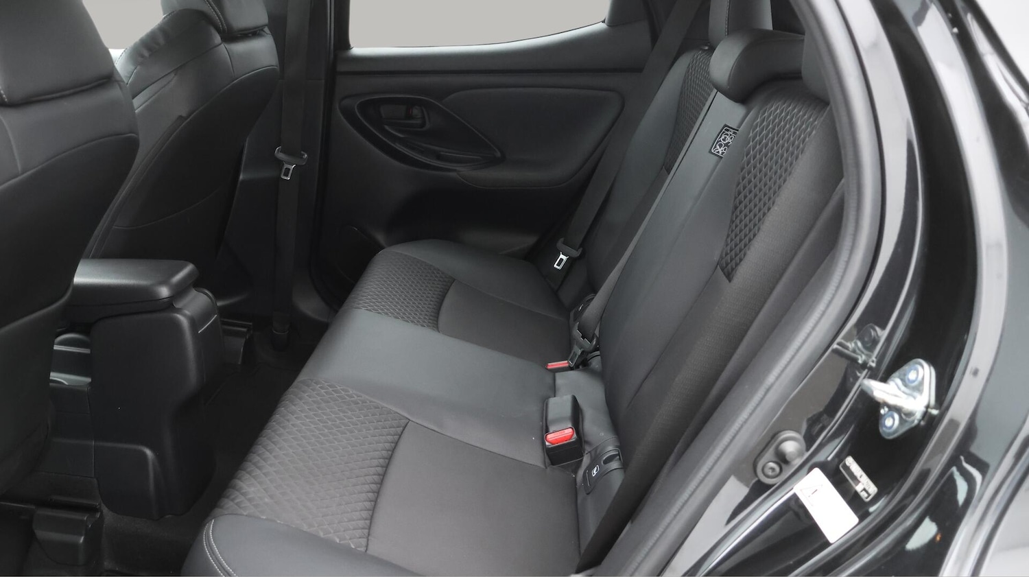Used Toyota Yaris 2022 for sale - 76138694: Photo 17
