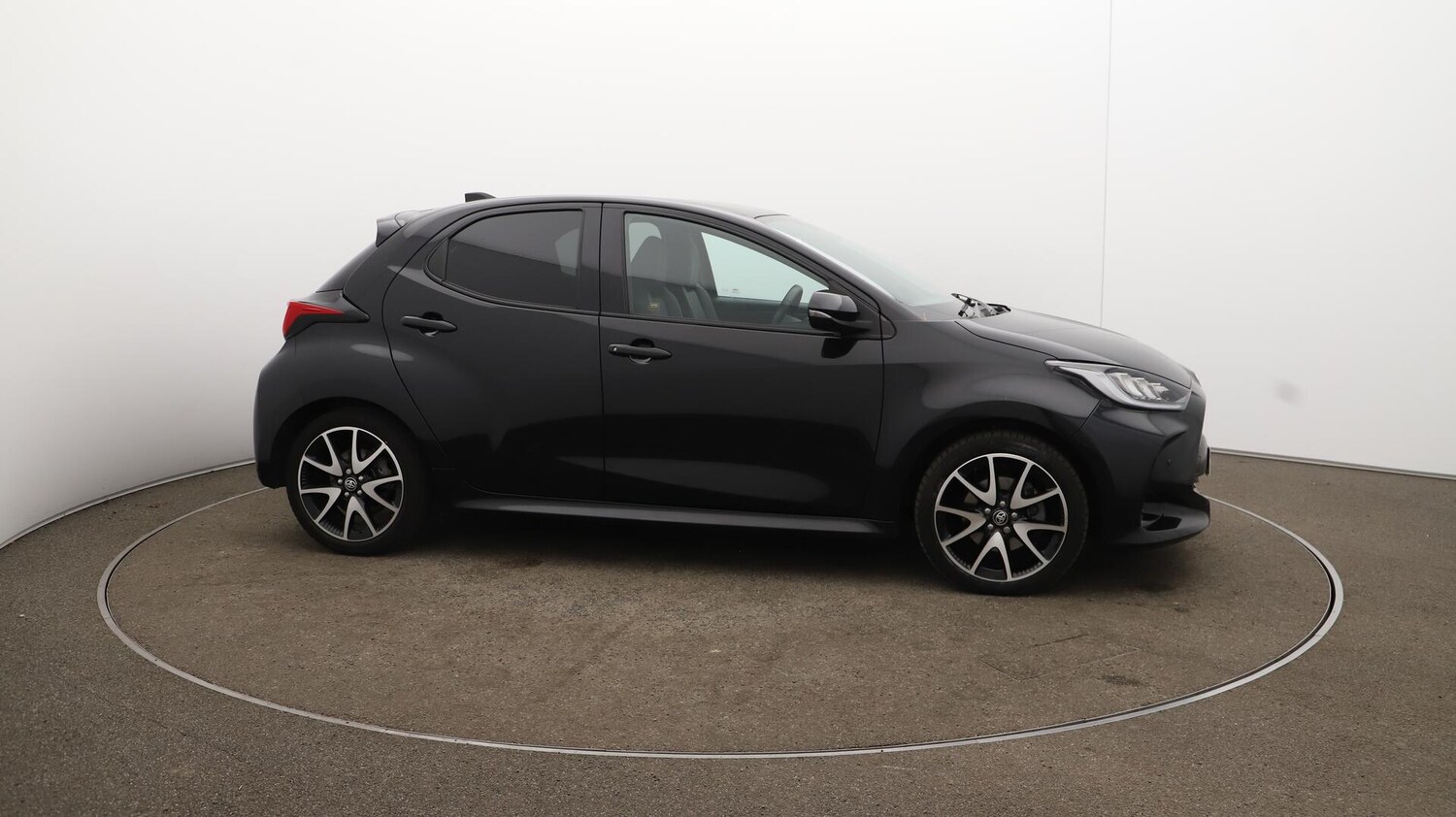 Used Toyota Yaris 2022 for sale - 76138694: Photo 48
