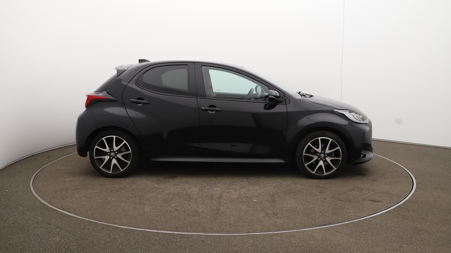 Used Toyota Yaris 2022 for sale - 76138694: Photo 49