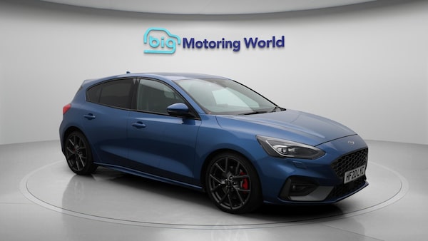 Used Ford Focus 2020 for sale - 76151227: Photo 2