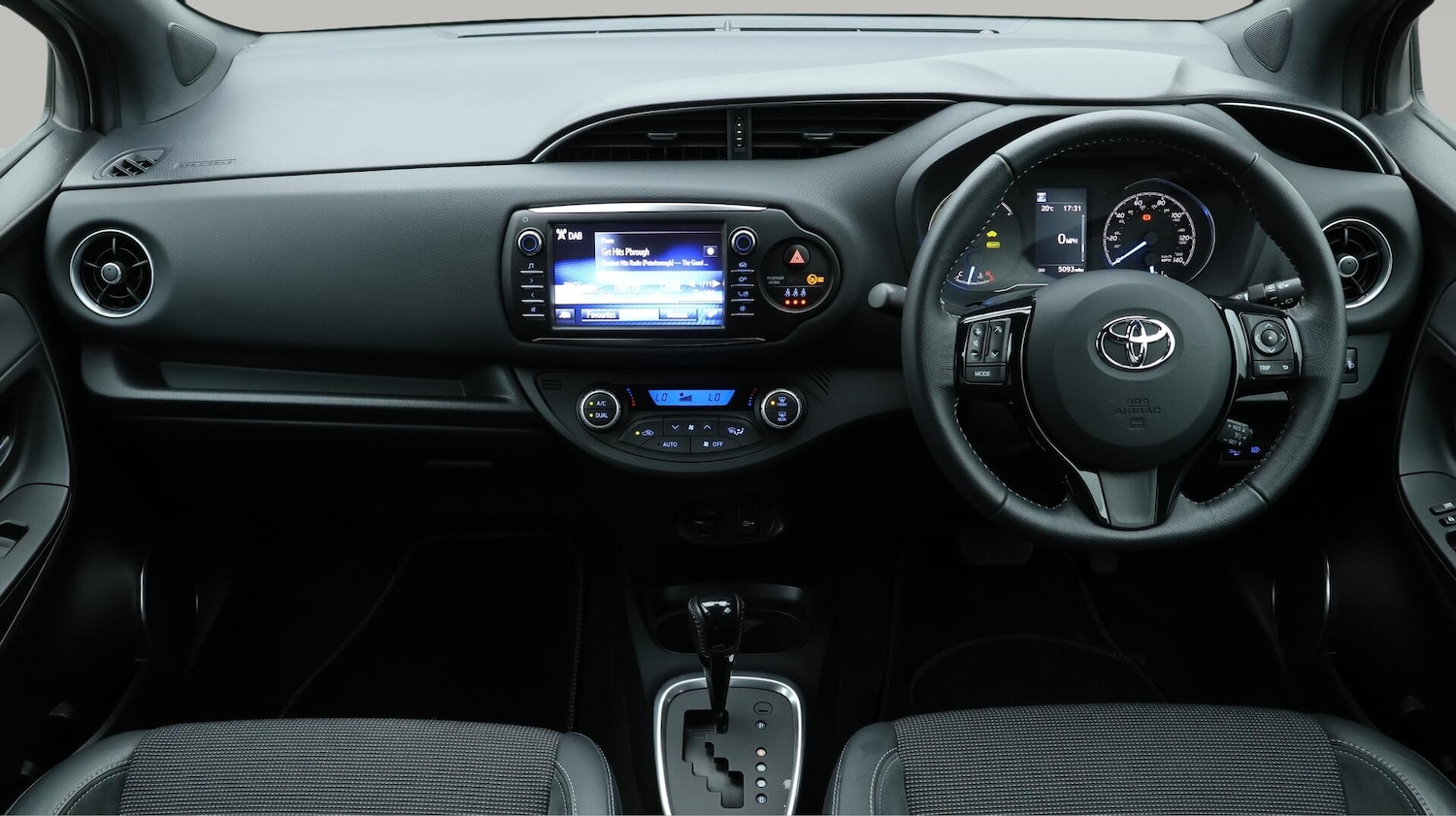 Used Toyota Yaris 2020 for sale - 76152115: Photo 14