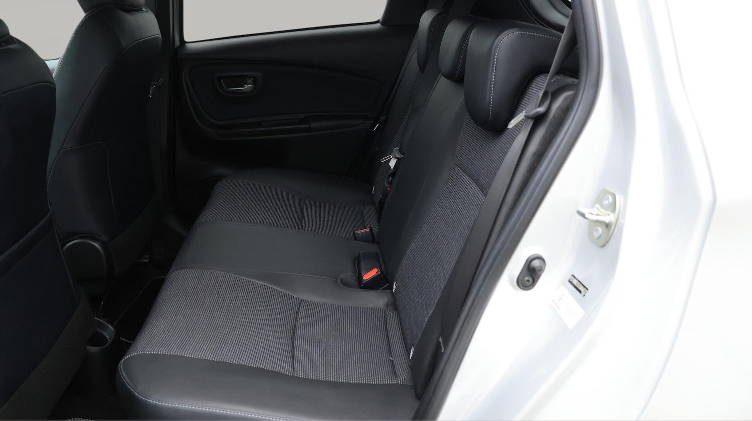 Used Toyota Yaris 2020 for sale - 76152115: Photo 17