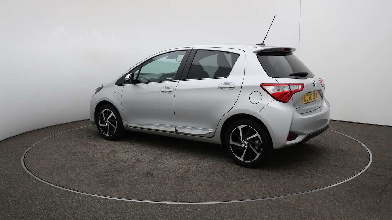 Used Toyota Yaris 2020 for sale - 76152115: Photo 35
