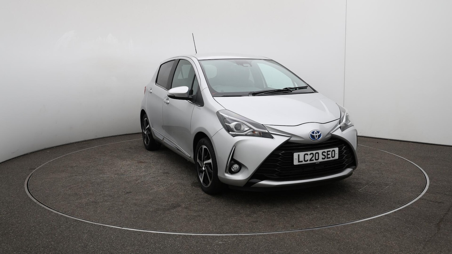 Used Toyota Yaris 2020 for sale - 76152115: Photo 42