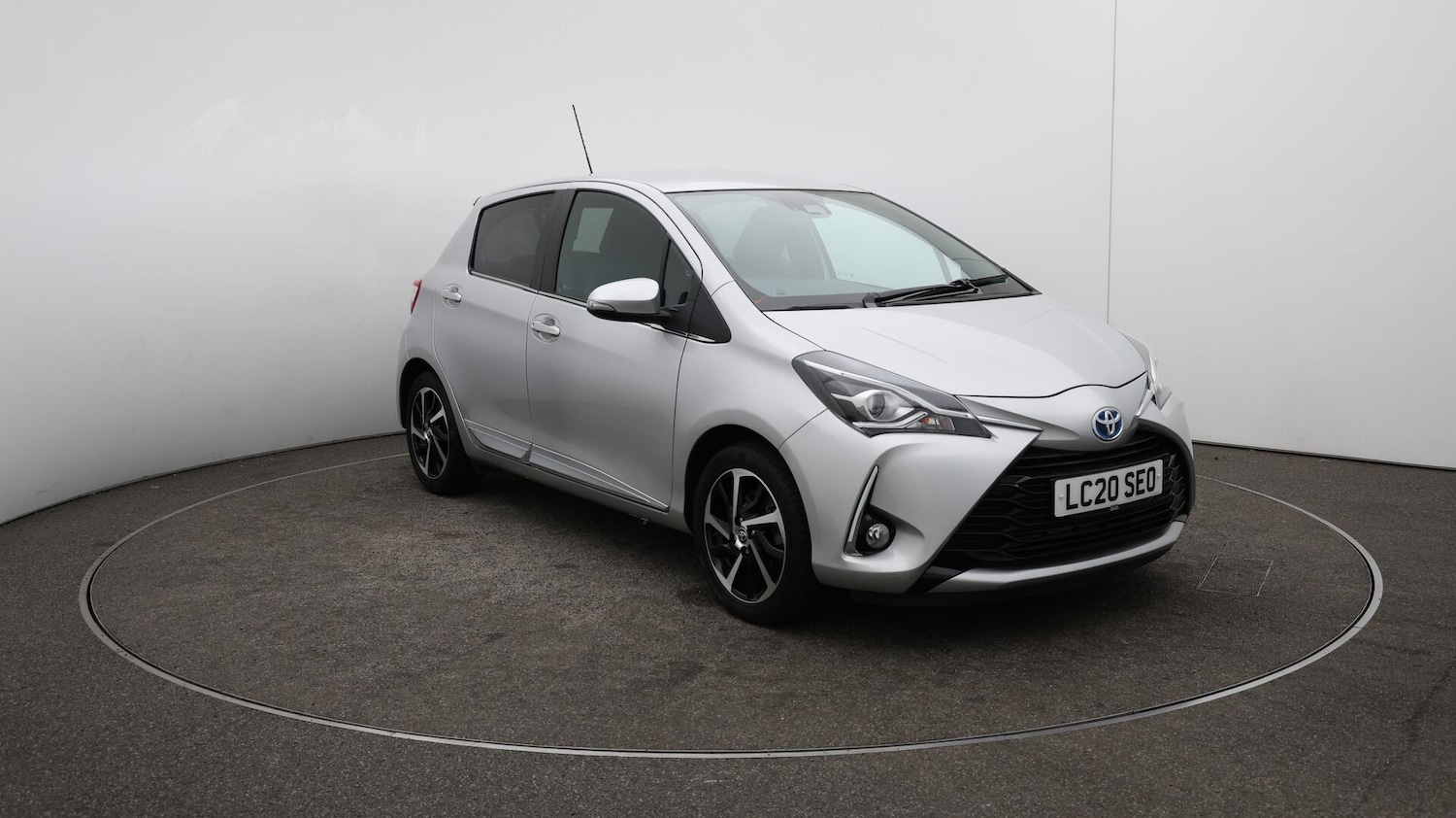 Used Toyota Yaris 2020 for sale - 76152115: Photo 43