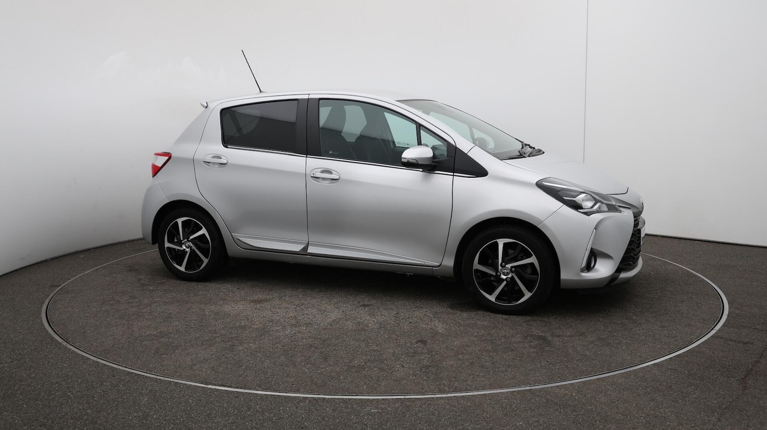 Used Toyota Yaris 2020 for sale - 76152115: Photo 46