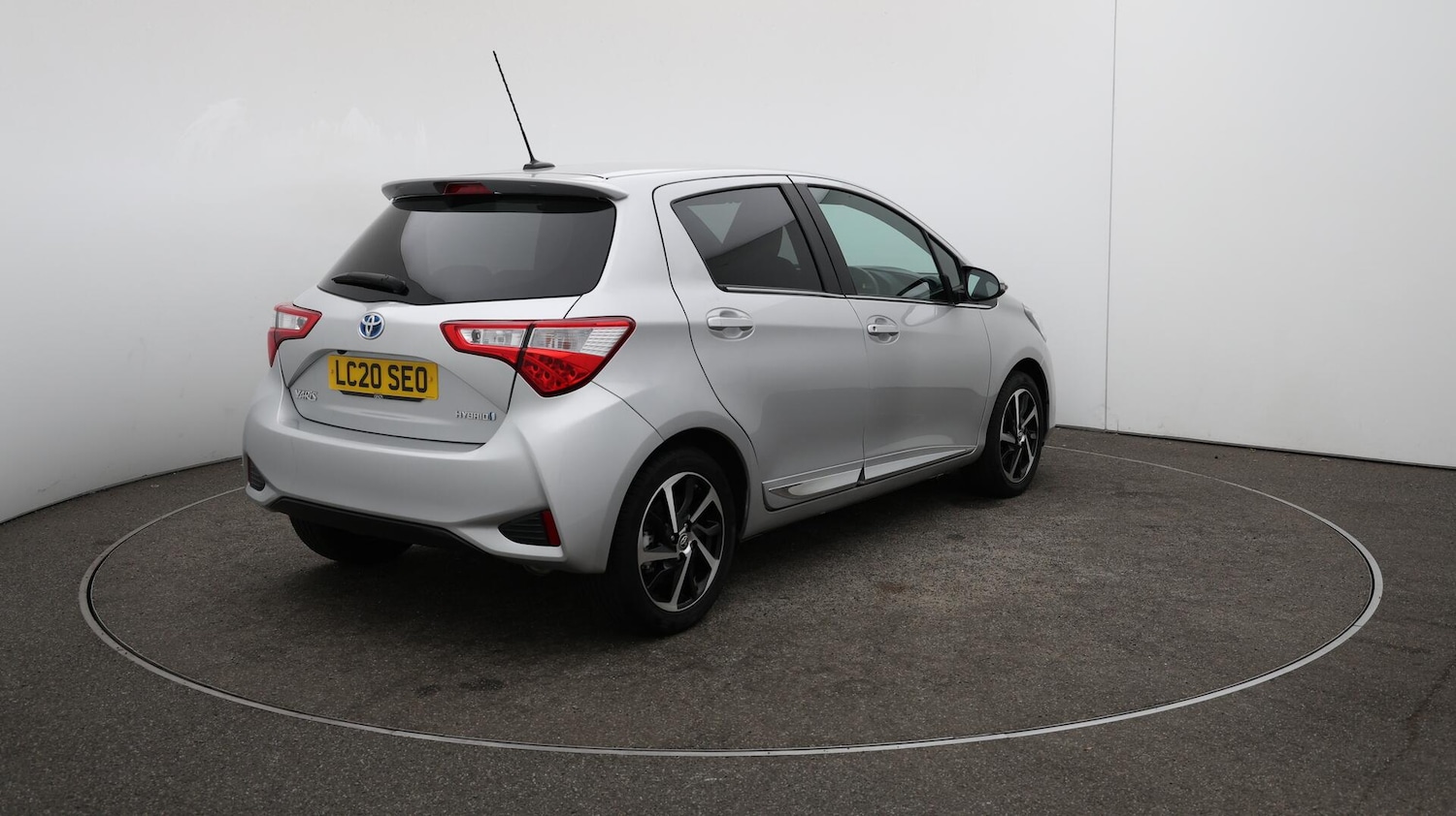 Used Toyota Yaris 2020 for sale - 76152115: Photo 54