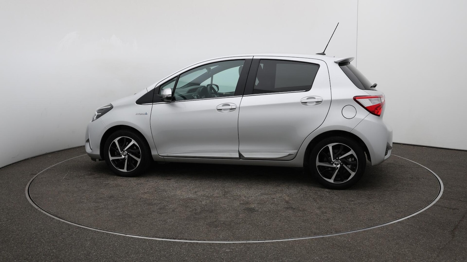 Used Toyota Yaris 2020 for sale - 76152115: Photo 58