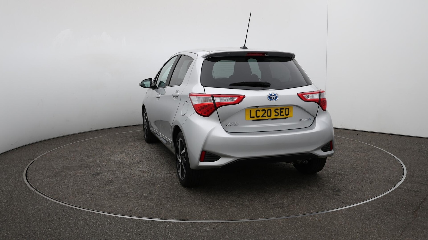 Used Toyota Yaris 2020 for sale - 76152115: Photo 60