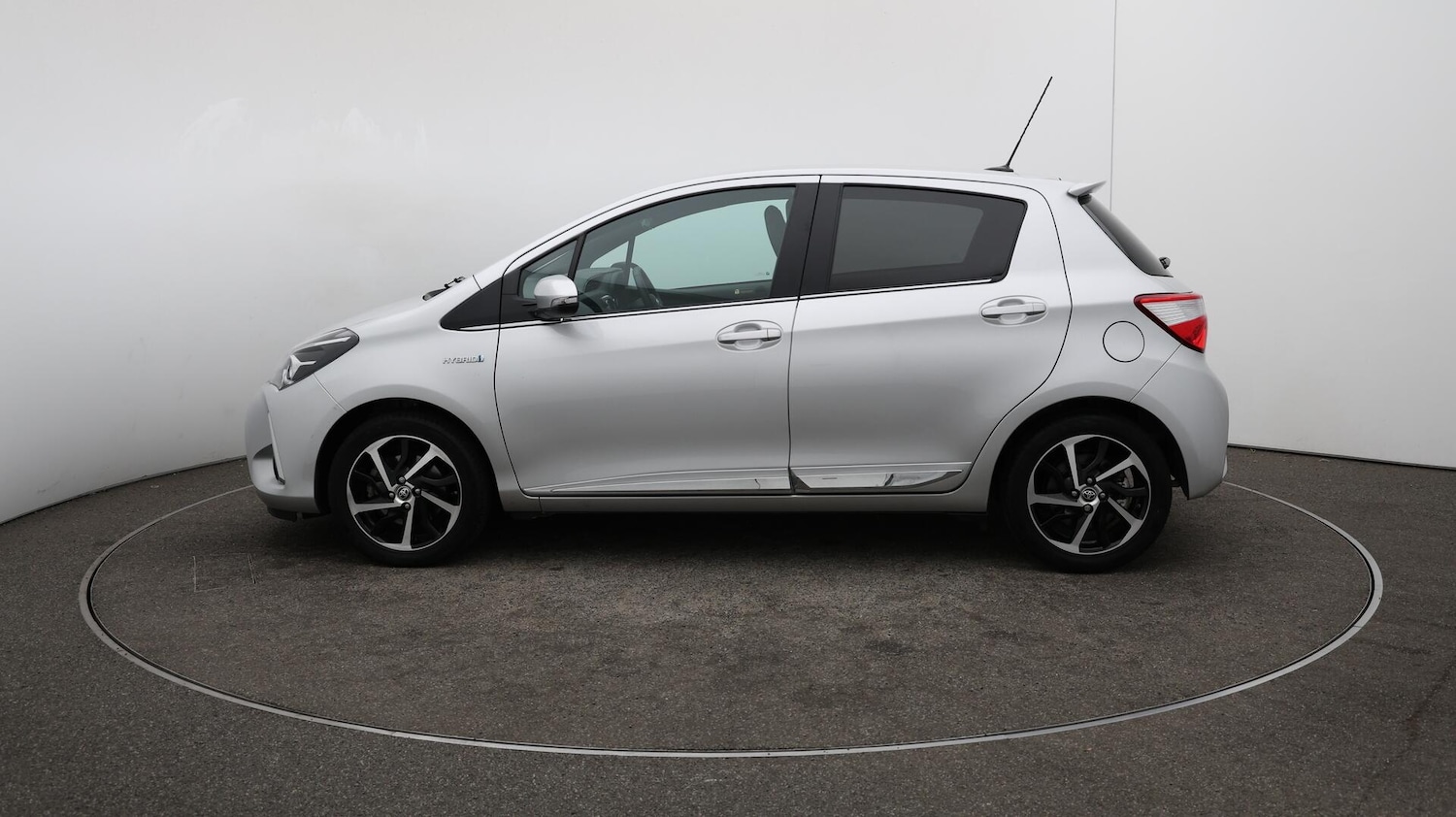 Used Toyota Yaris 2020 for sale - 76152115: Photo 64