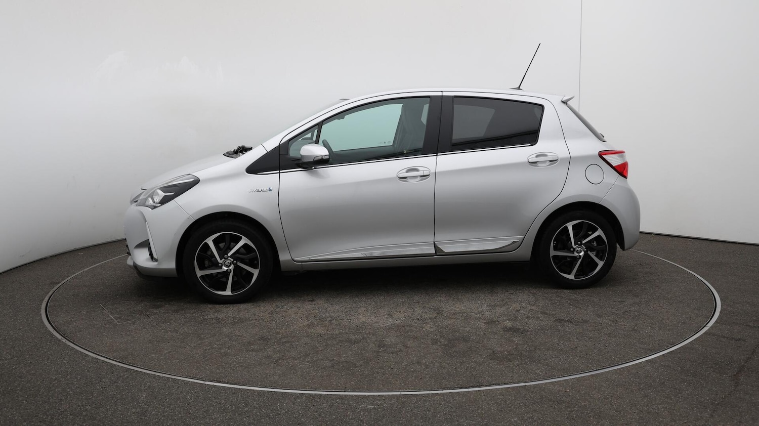 Used Toyota Yaris 2020 for sale - 76152115: Photo 65