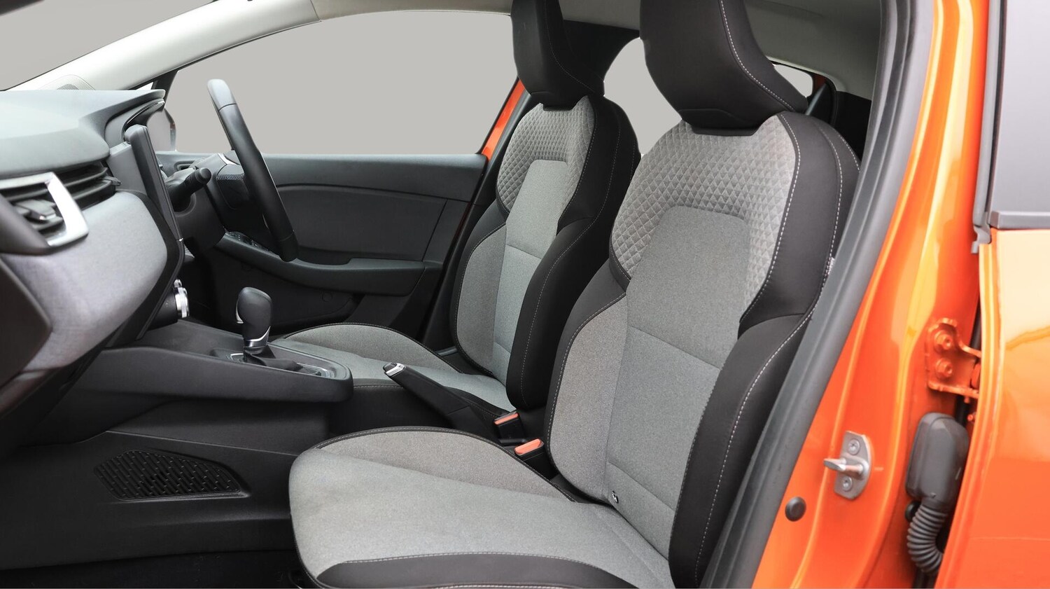 Used Renault Clio 2024 for sale - 76361486: Photo 15