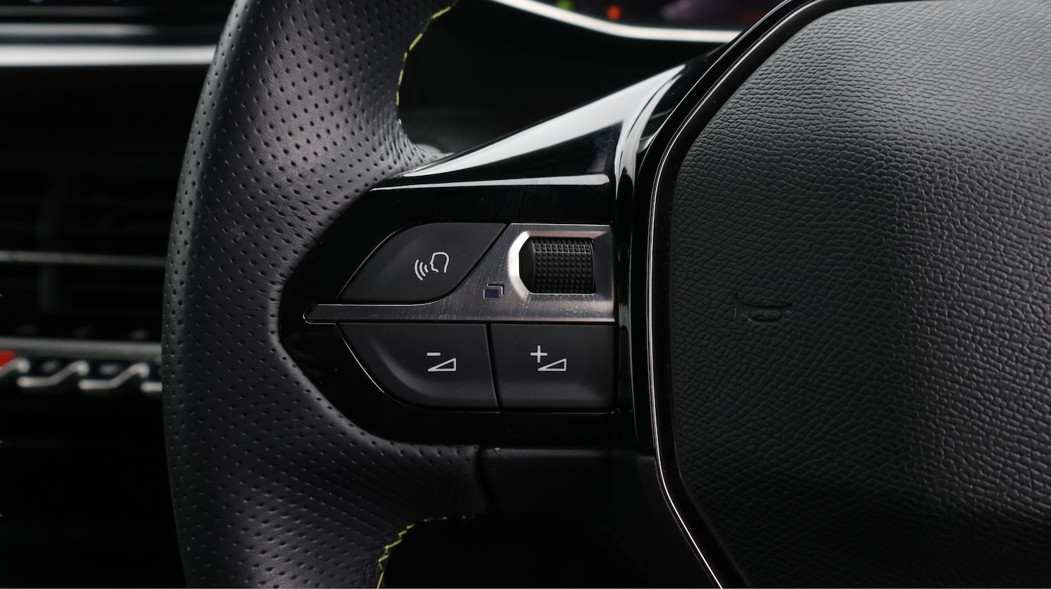 Used Peugeot 2008 2023 for sale - 77198725: Photo 23