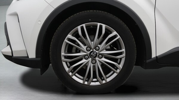 Used Toyota C-HR 2023 for sale - 75635456: Photo 19